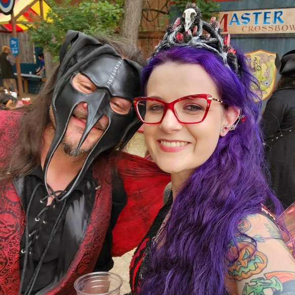 Meet your Posher, Living Dead Girl Nicole - Picture 8 of 15